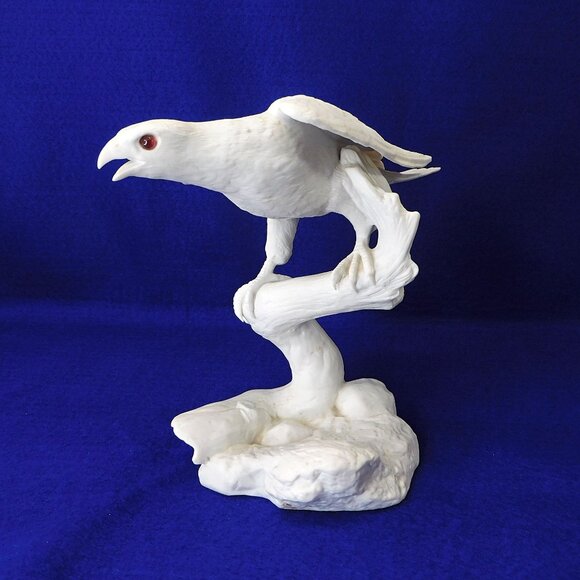 Silent Hunter Figurine Hawk Falcon on Branch Jonathan Bronson Franklin Porcelain - Picture 2 of 9